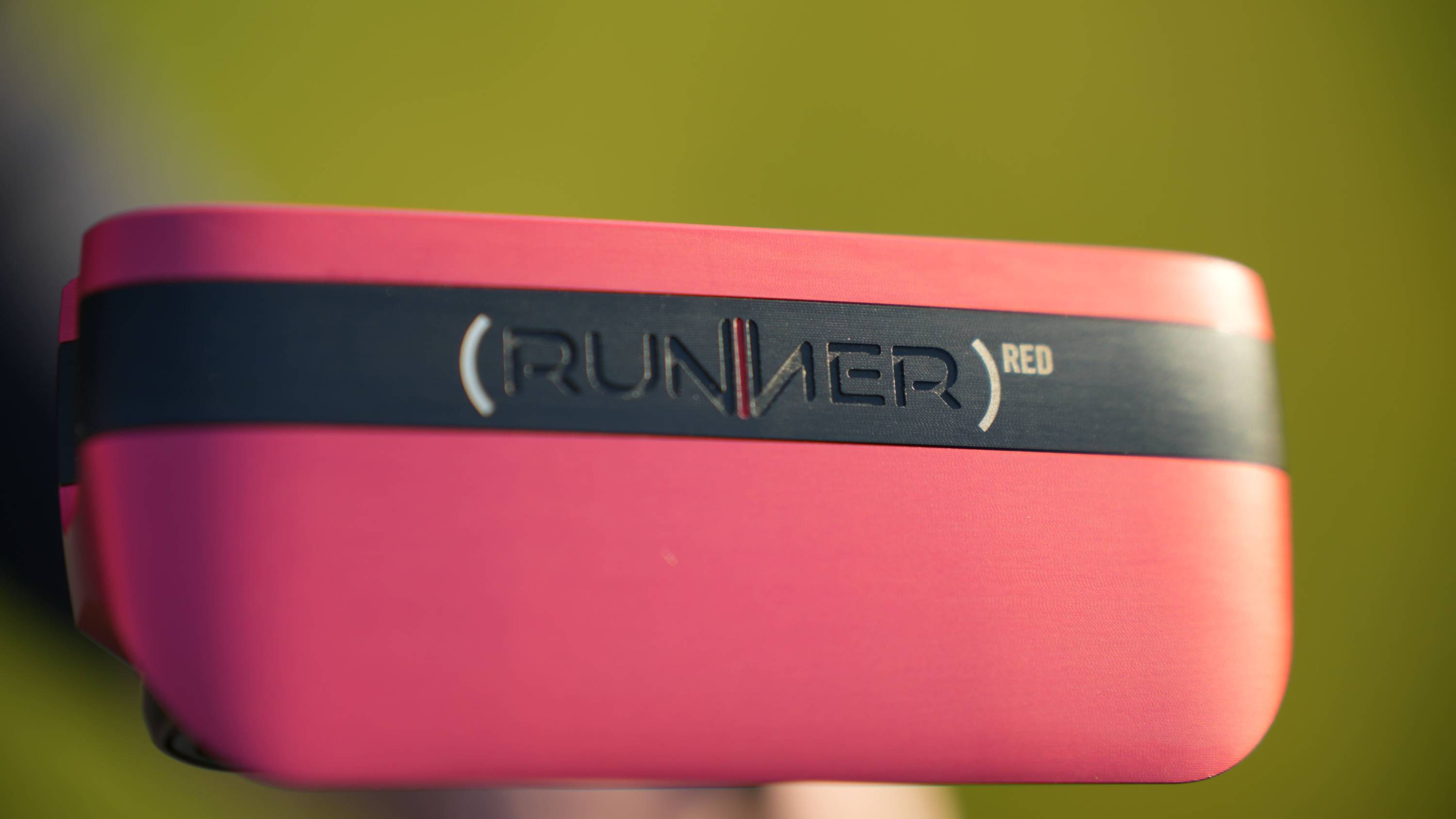RUNNER RED