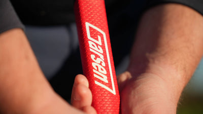 Runner and Red partnership charity putter Garsen grip